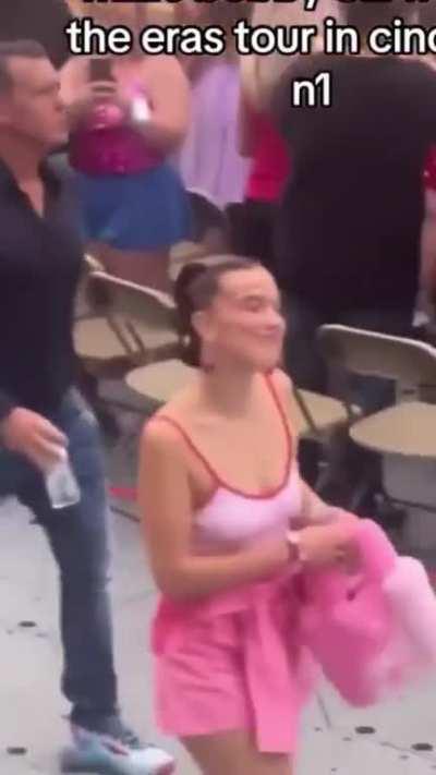 Millie @ Taylor Swift