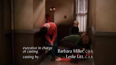 Since David Schwimmer played a prank on Jennifer Aniston for real in this scene, you can tell she has the 