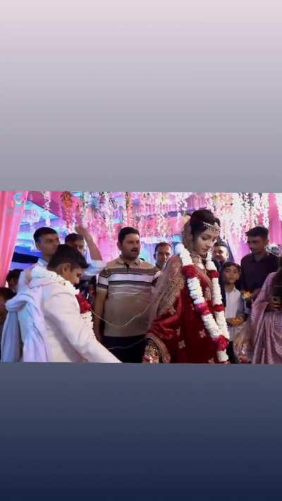 Happening in Gujarat right now 🤡