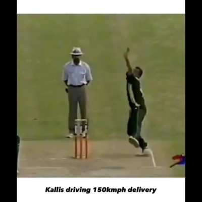 Jacques Kallis was technically so sound. Here’s he hitting a 150kmph delivery by Shoaib Akhtar