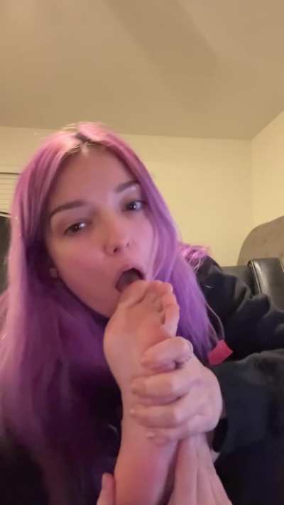 i'm such a foot slut