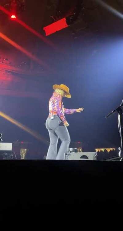 Zoom.. Enhance! 🔎