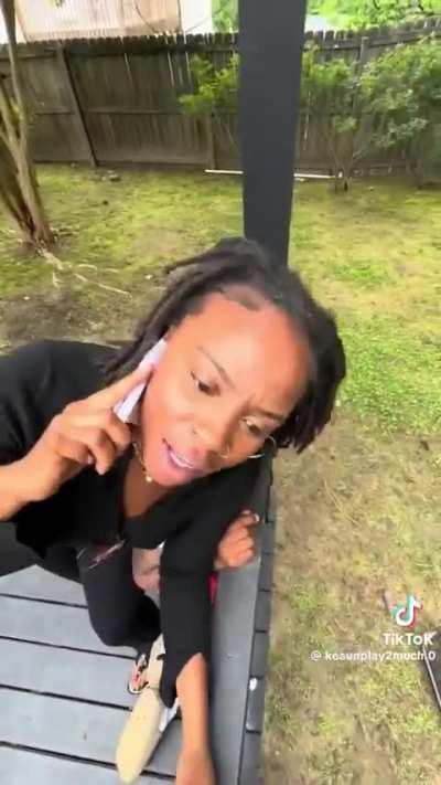 This is every child's favorite auntie