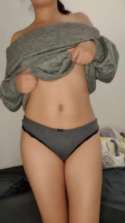 Watch me striptease 😉😘