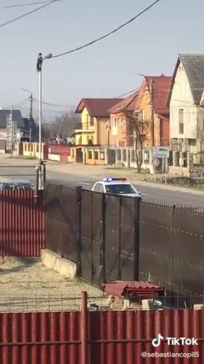 Pleacă cu imnu' de aici