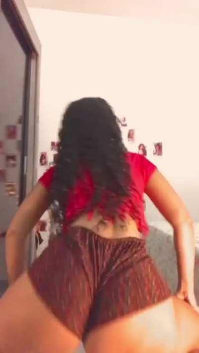 Mirian Gabriela (Ajude a comunidade e ganhe dinheiro! Leia o post pinado nos comentários)