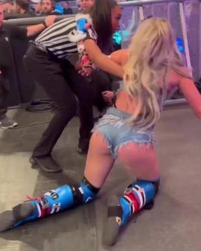 Liv Entering & Exiting Elimination Chamber