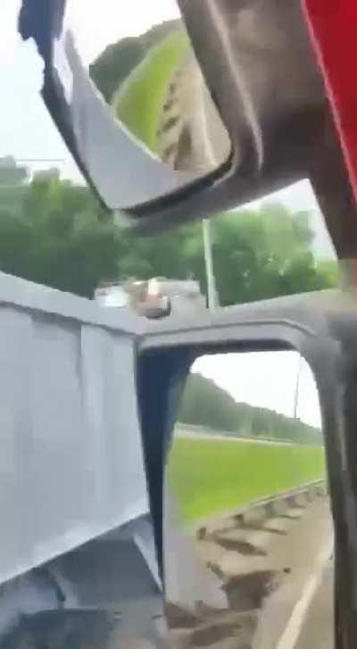 Wagner busting through barricades on their way to Moscow