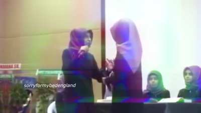 put your motherfucking hands up and follow me