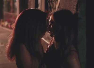 Aubrey Plaza vs Alison Brie