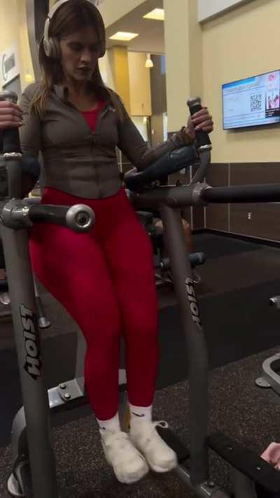 Thicc ass thighs 🤤