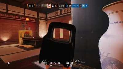 The dumbest 1v4 of my life. (Forgive the aim, like 5th game back after not playing for over a year)