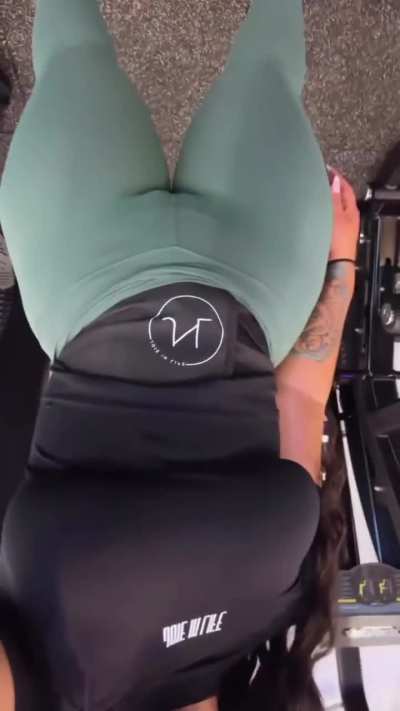 Joie Chavis (@joiechavis)