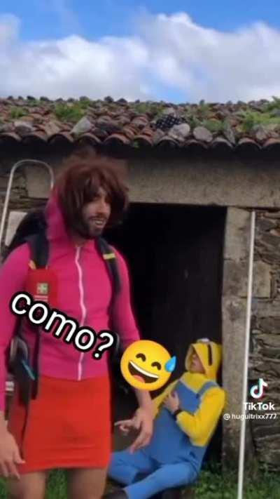 dora y Minion con botas