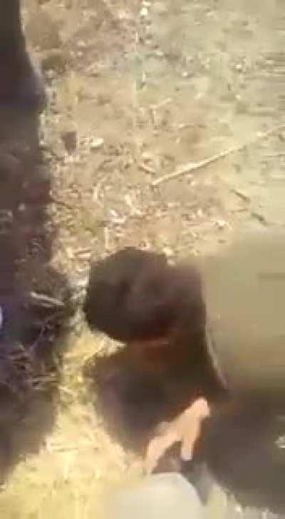 Turkish soldiers beat up illegal Syrians on the border