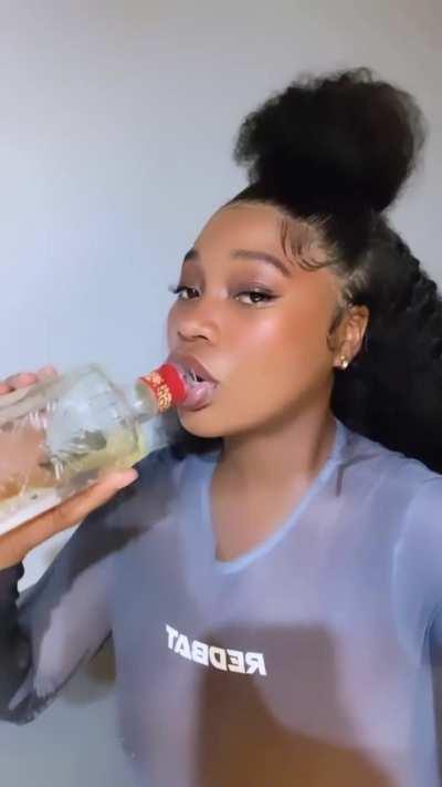 SHE SO AWESOME🤘🤘🤘🤘🤘🤘