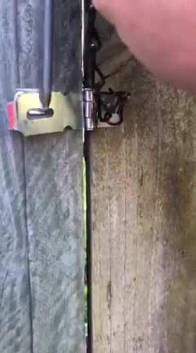 To install a gate lanch