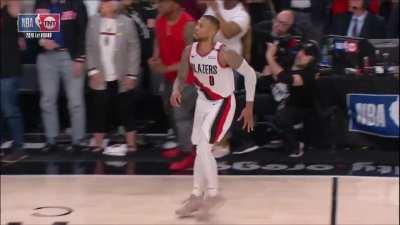 [Highlight] Time after time in his career, Damian Lillard has come up clutch in the NBA Playoffs. A look back at his most clutch moments