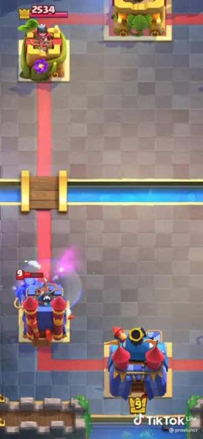 Only 0,00001% of the players can kill the mini pekka