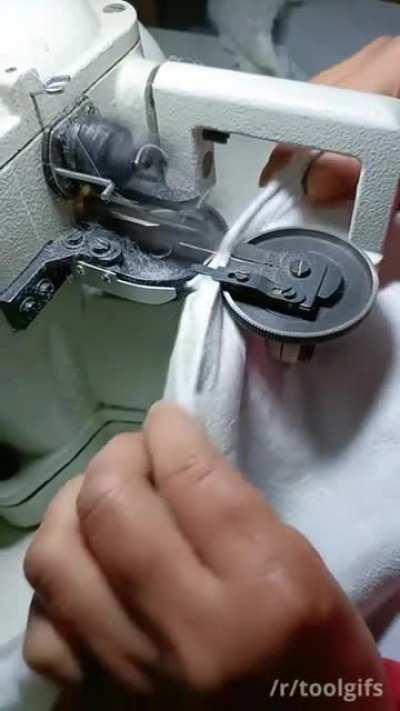 Fur and sheepskin sewing machine