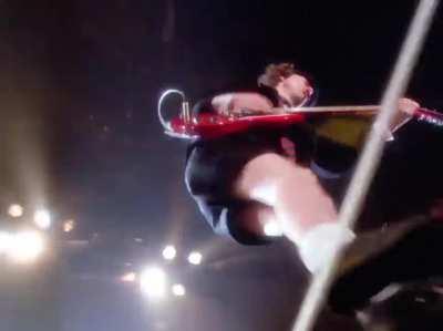 AC/DC, Thunderstuck. 1990.