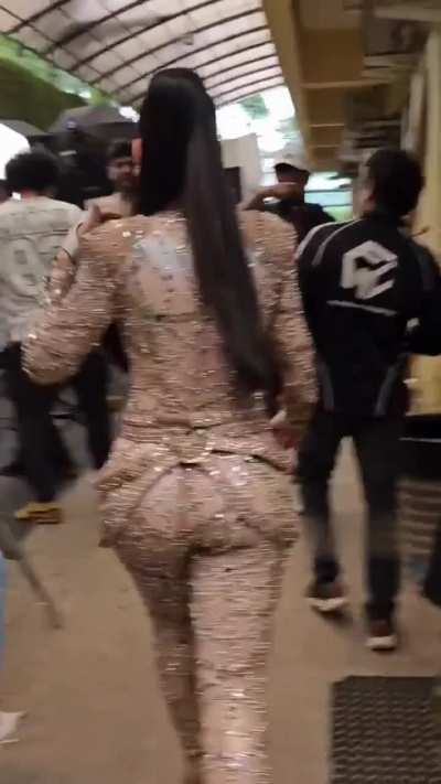 Nora Fatehi Soft Cakes