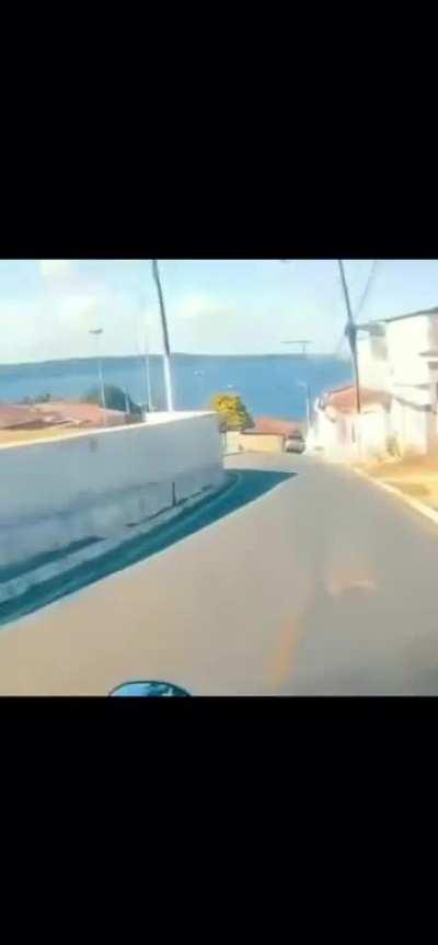 thats why i stop whenever the police says stop