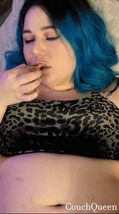 2500 calorie fast food fat bomb, straight down. no big deal.