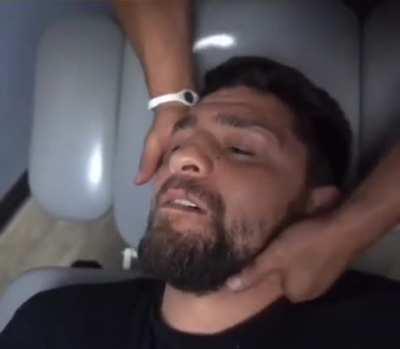 Mma fighter Nick Diaz goes to the chiropractor