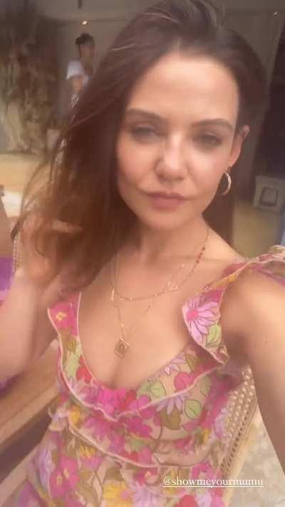 Rockin that outfit as always 