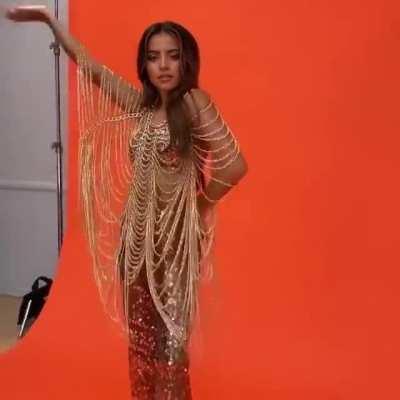 Some BTS footage of her album photoshoot