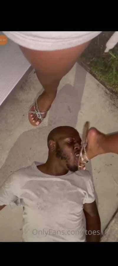 @100ktoes foot worship 