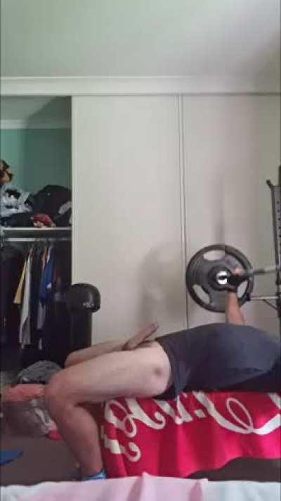 (M)y home workouts have some benefits 😜