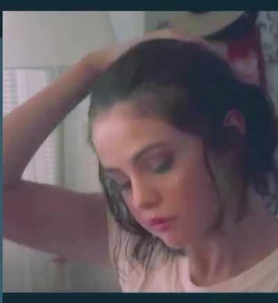 Words can’t describe her beauty