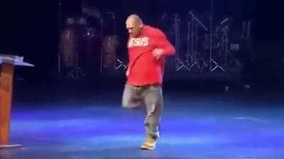 Derek Carr after getting 40mil from the Raiders when he’s injured in the ProBowl dodge ball game