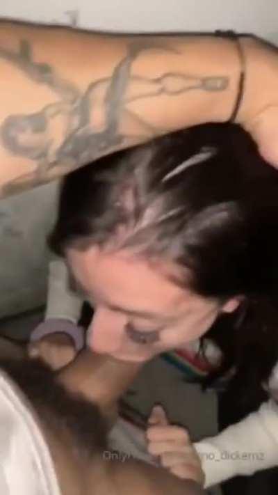 Slut gets her throat stretched in back alley