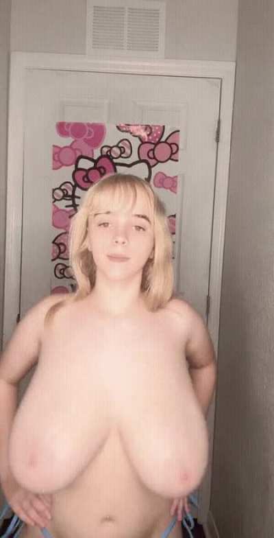 I already have saggy tits at just F19 yo... hopefully not a turn off.