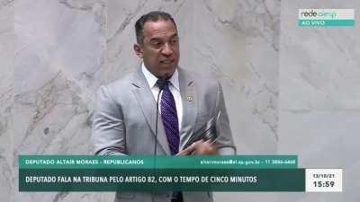 Depois do pastor Naruto, agora vem o deputado Death Note