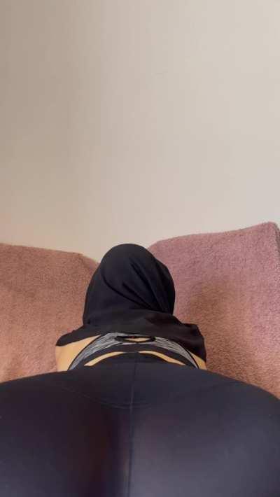 Are you into Arabic hijabi girl