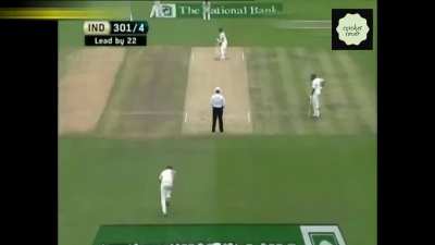 Sachin's magical backfoot drive holy cow shot (How to play 5th stump bowl)...