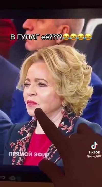 По губам кто-нибудь читает?