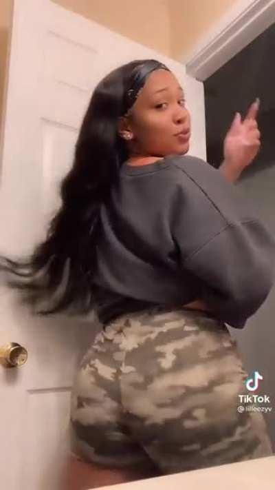 Lilleezyv goddamn 🍑🍑🍑