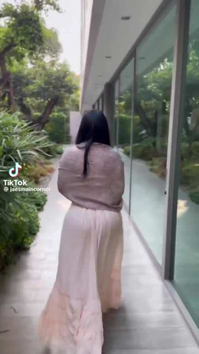 Thick Asians are them 🤤😋😩