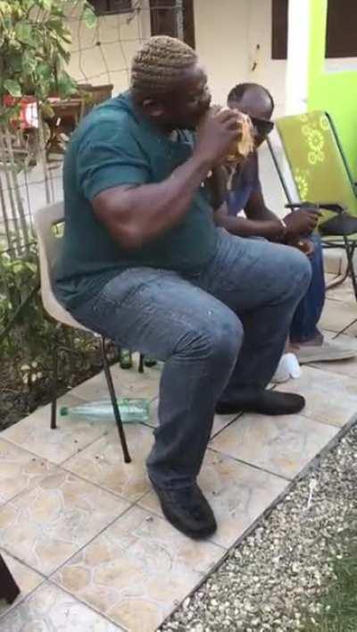 Imagine this chap going down on you.