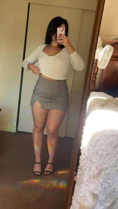 How does this outfit look on me?