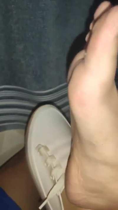 Can you imagine the smell of these SOAKED soles? Her feet are CREAMY and PRUNEY of so much sweat after wearing sockless sneakers all day. 
