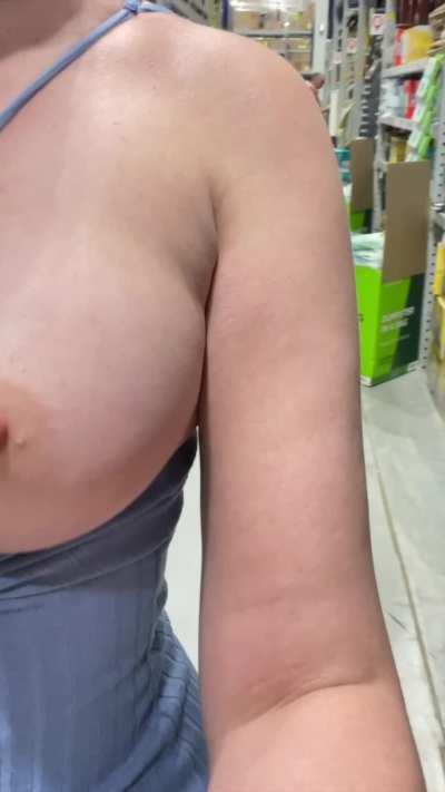 I get so turned on when they have no idea… 