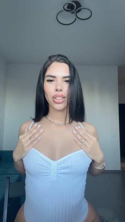 I am just 22 yo, but I bet you won't last more than 2 minutes with me!