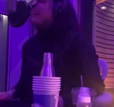 Shit has me dead ☠️ ☠️☠️