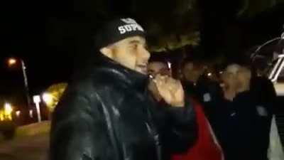 Batalla de rap termina a las piñas